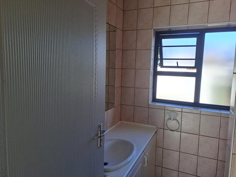 To Let 3 Bedroom Property for Rent in Rooi Rivier Rif Western Cape